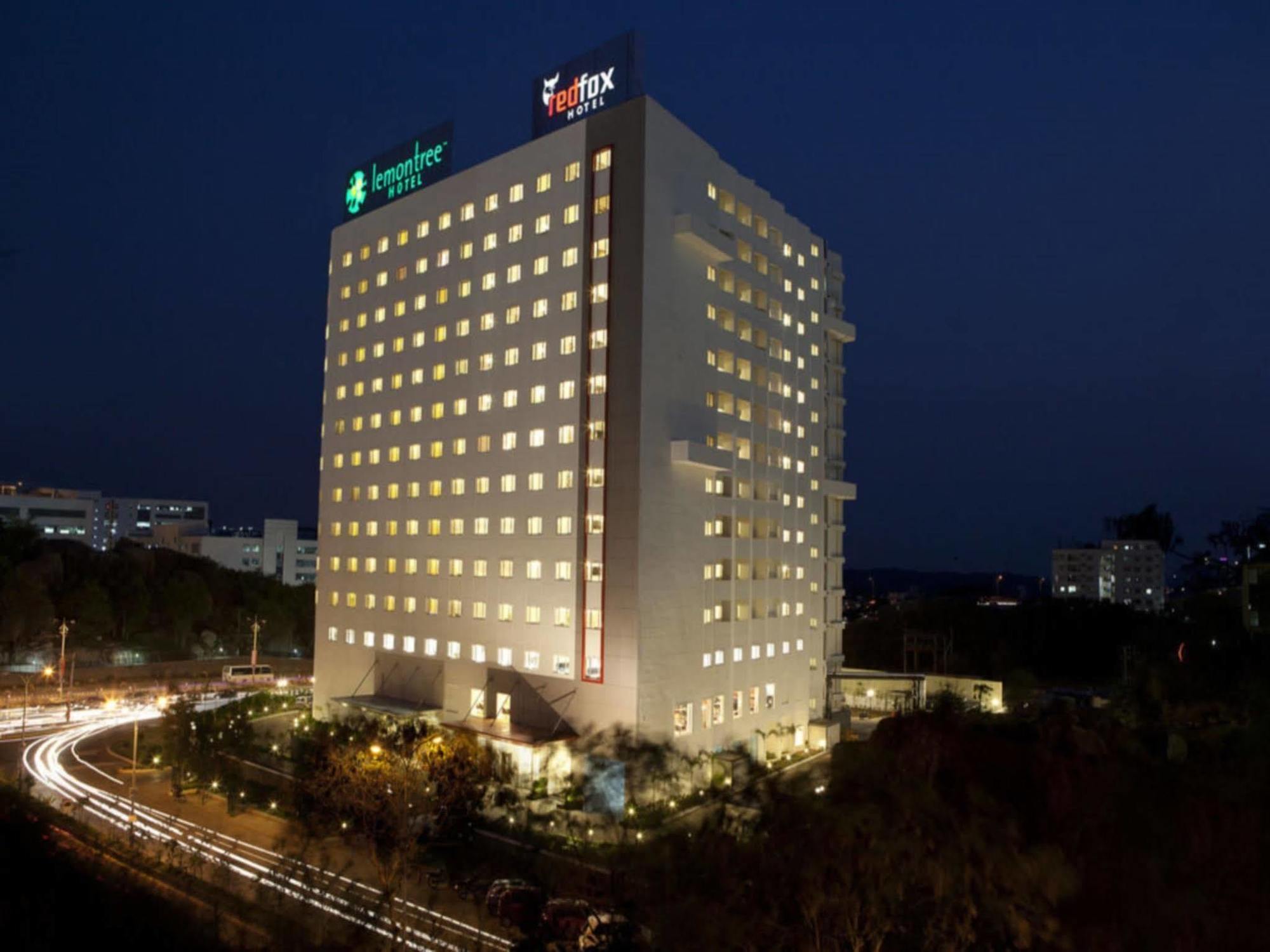 Red Fox Hotel, Hitech City, Hyderabad Esterno foto